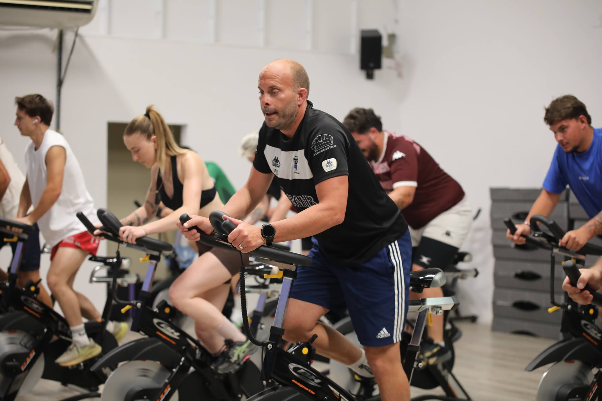 L'UA Cadillac Rugby à l'entraînement chez Avenir Fitness Langon — cross training et RPM
