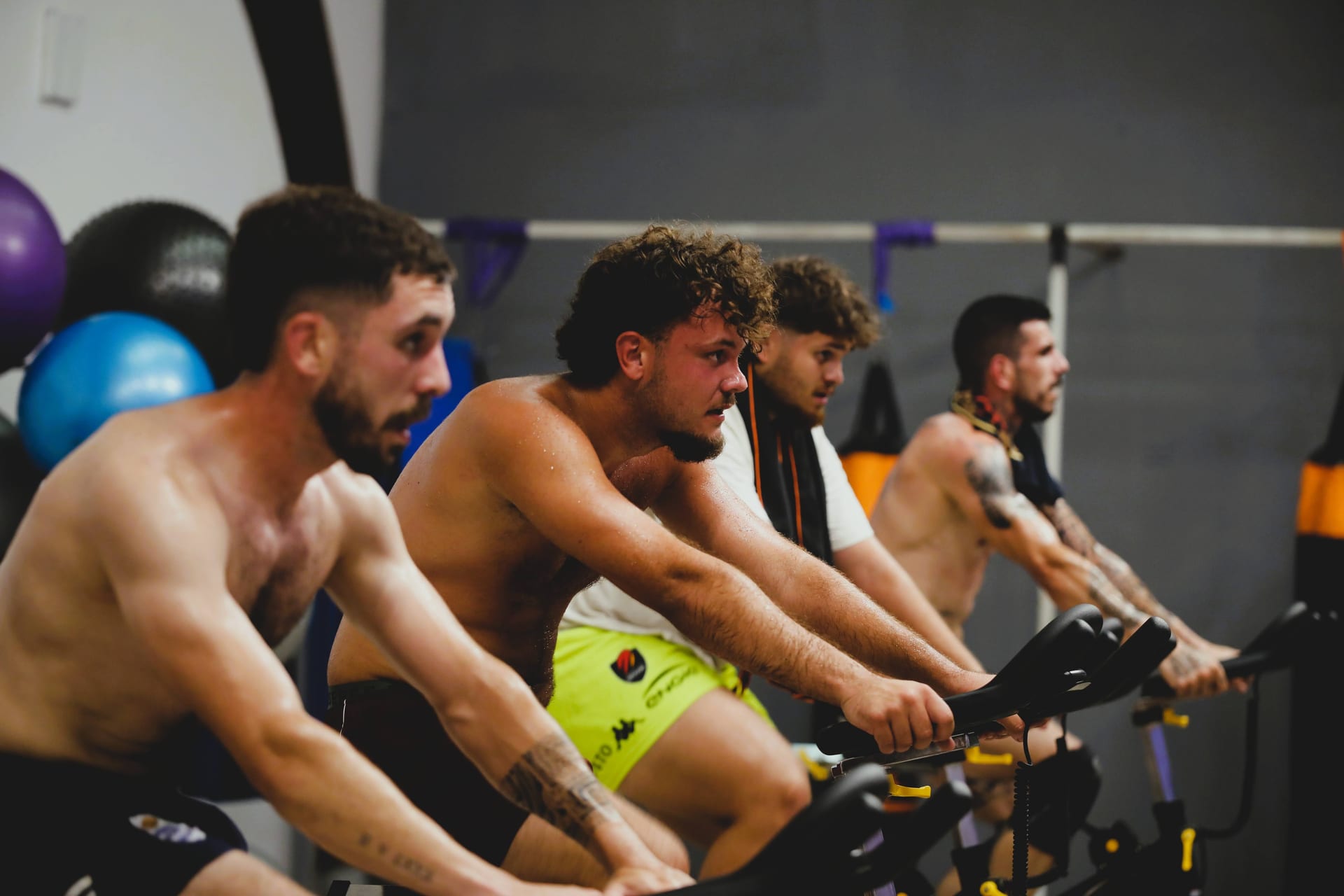 L'UA Cadillac Rugby à l'entraînement chez Avenir Fitness Langon — cross training et RPM