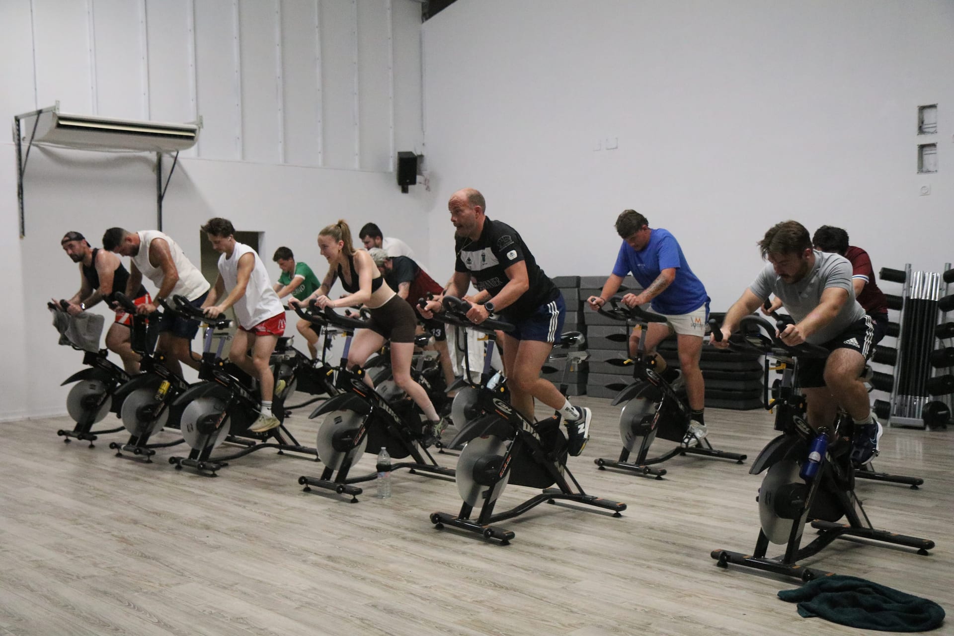L'UA Cadillac Rugby à l'entraînement chez Avenir Fitness Langon — cross training et RPM