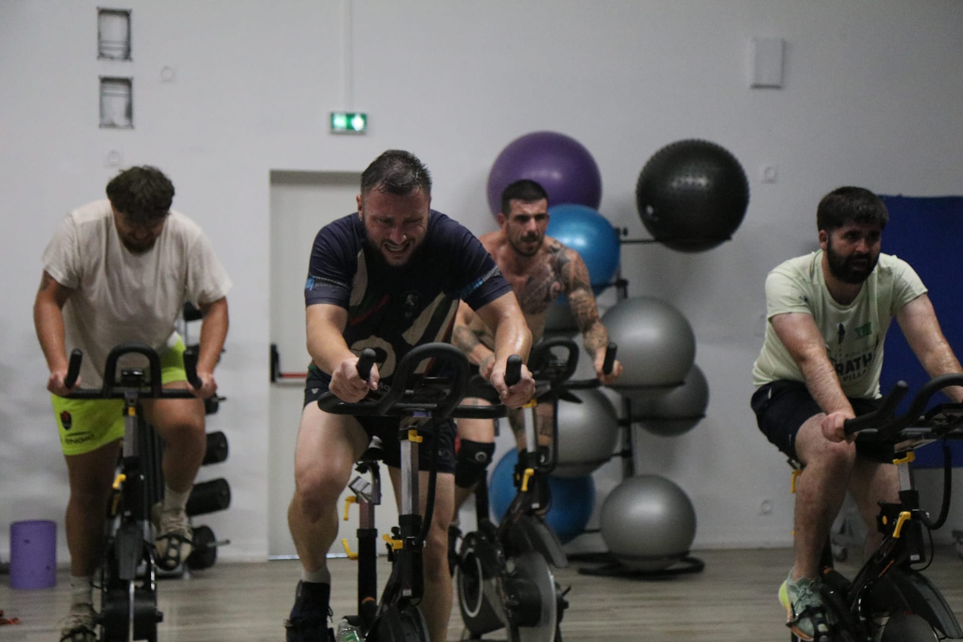 L'UA Cadillac Rugby à l'entraînement chez Avenir Fitness Langon — cross training et RPM