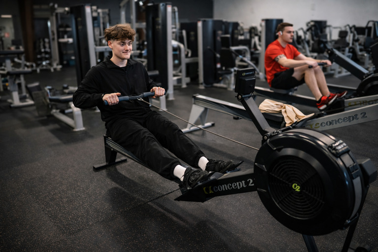 Exercice adapté sur rameur